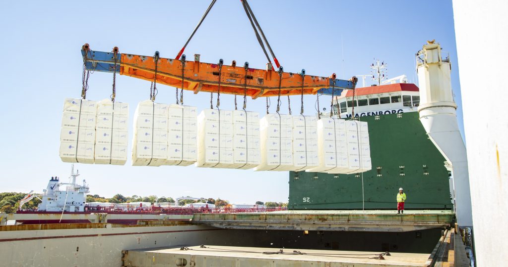 wood pulp shipping